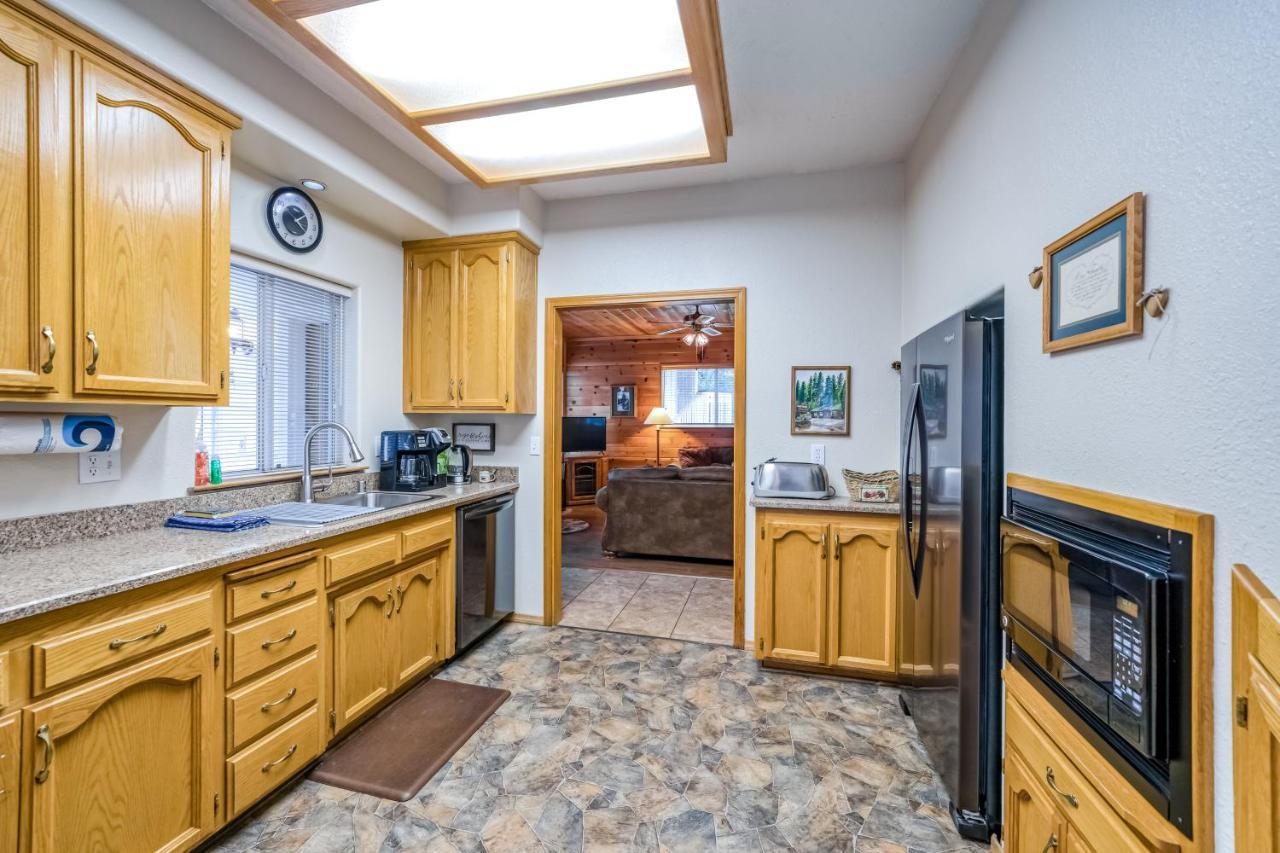 Black Bear Cabin Bass Lake Luaran gambar