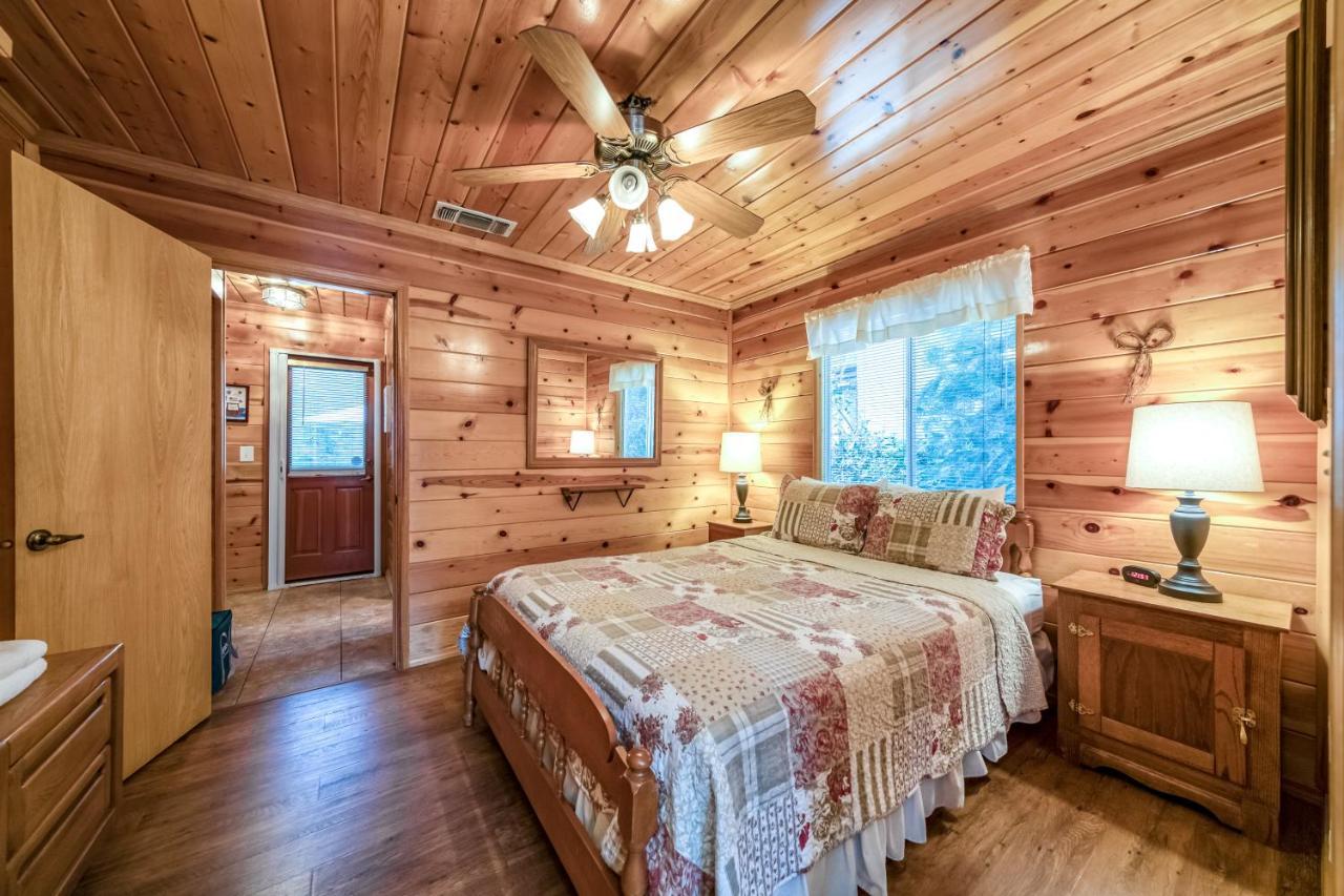 Black Bear Cabin Bass Lake Luaran gambar