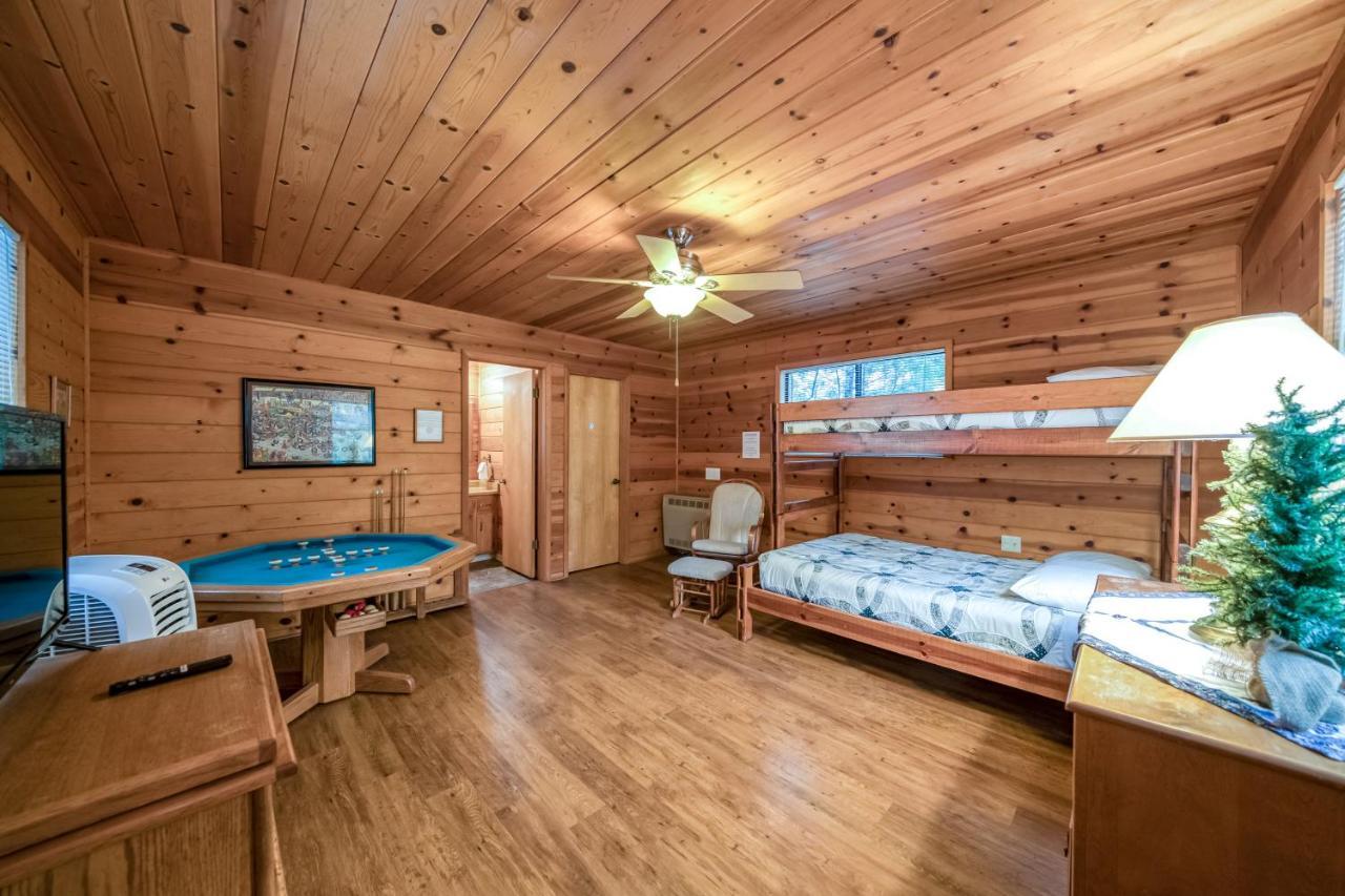 Black Bear Cabin Bass Lake Luaran gambar