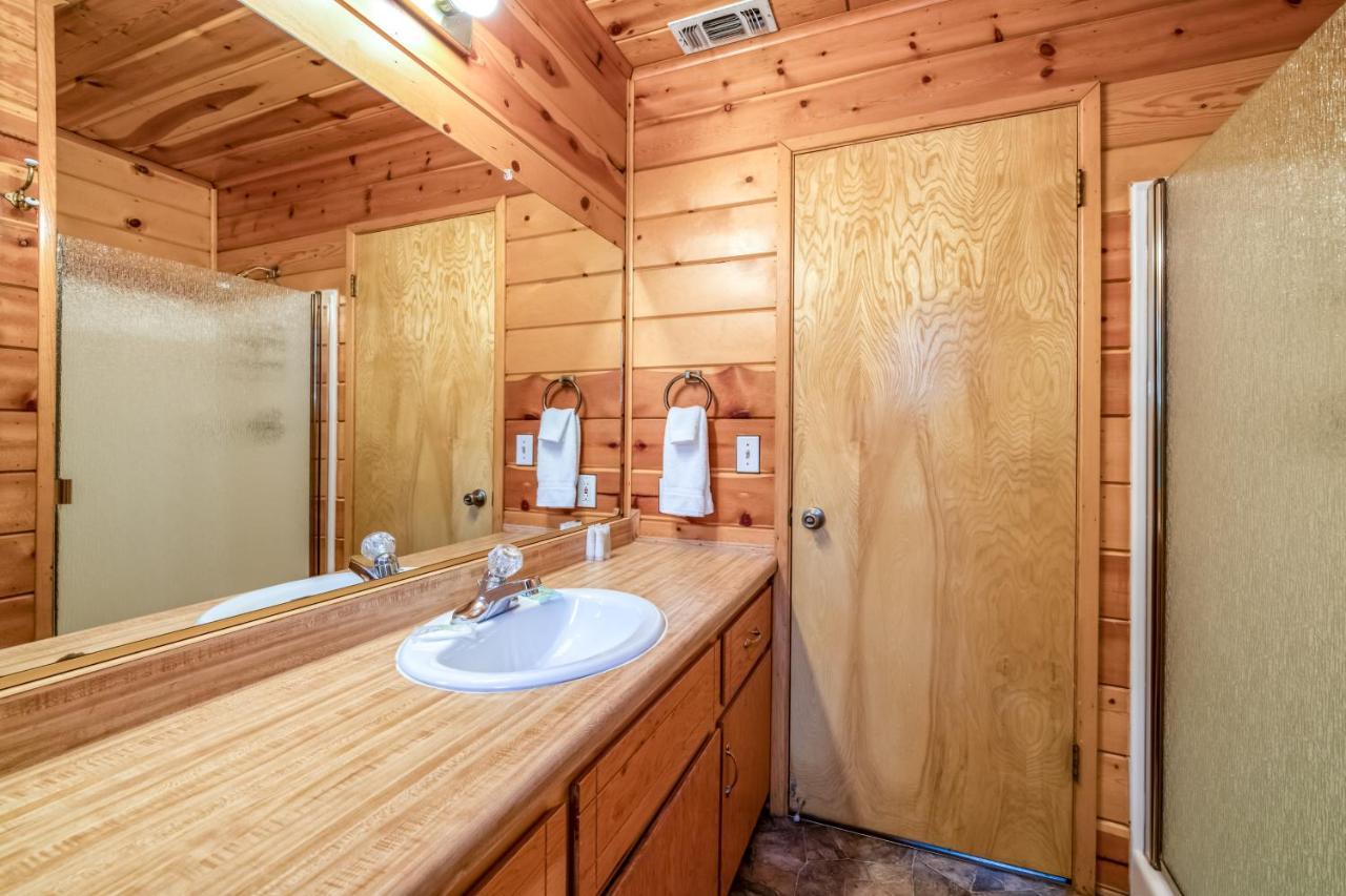 Black Bear Cabin Bass Lake Luaran gambar